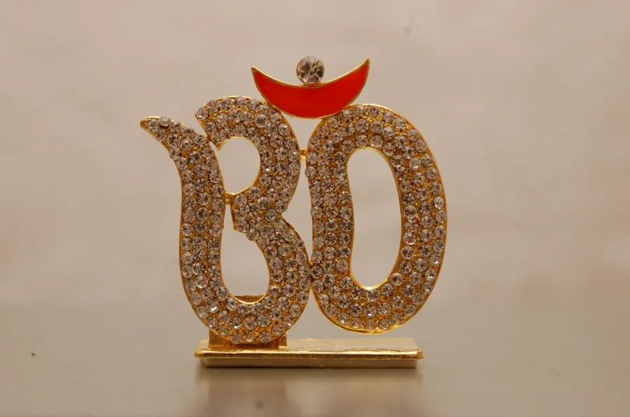 Crystal-Set Aum Table Emblem
