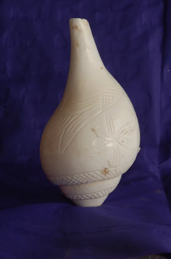 Carved Alabaster Shankh Ornament